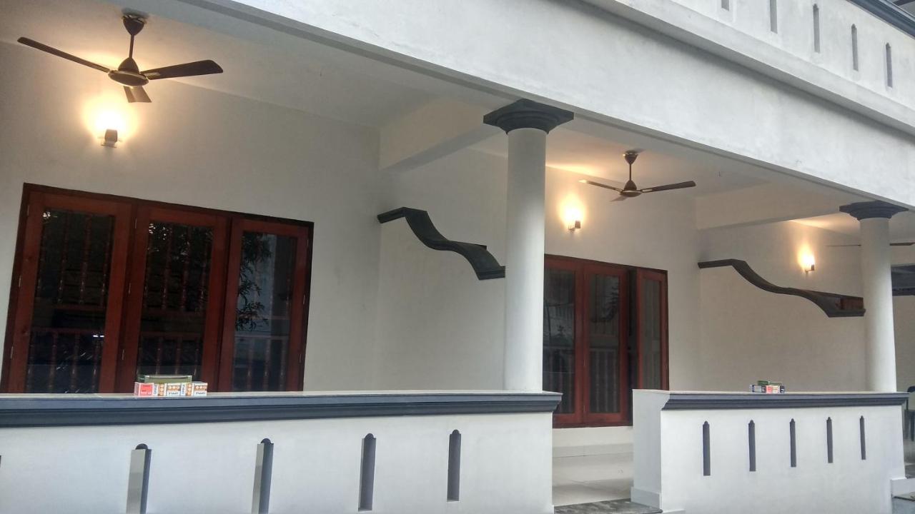 Hotel Neptune Kovalam Тривандрум Экстерьер фото